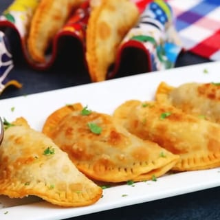 BIRRIA EMPANADA